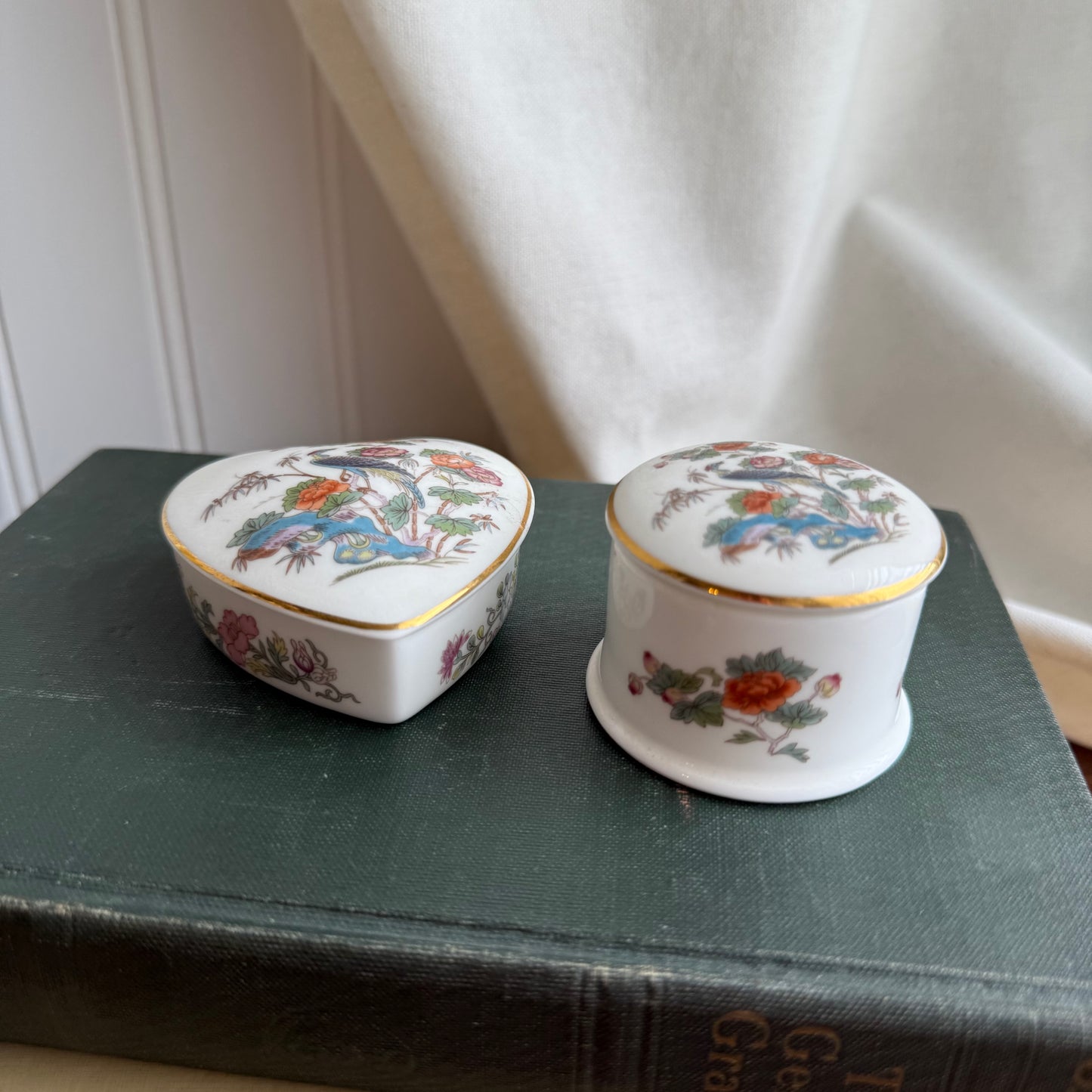 Vintage Wedgwood Kutani Crane Flowers Fine Bone China trinket box set