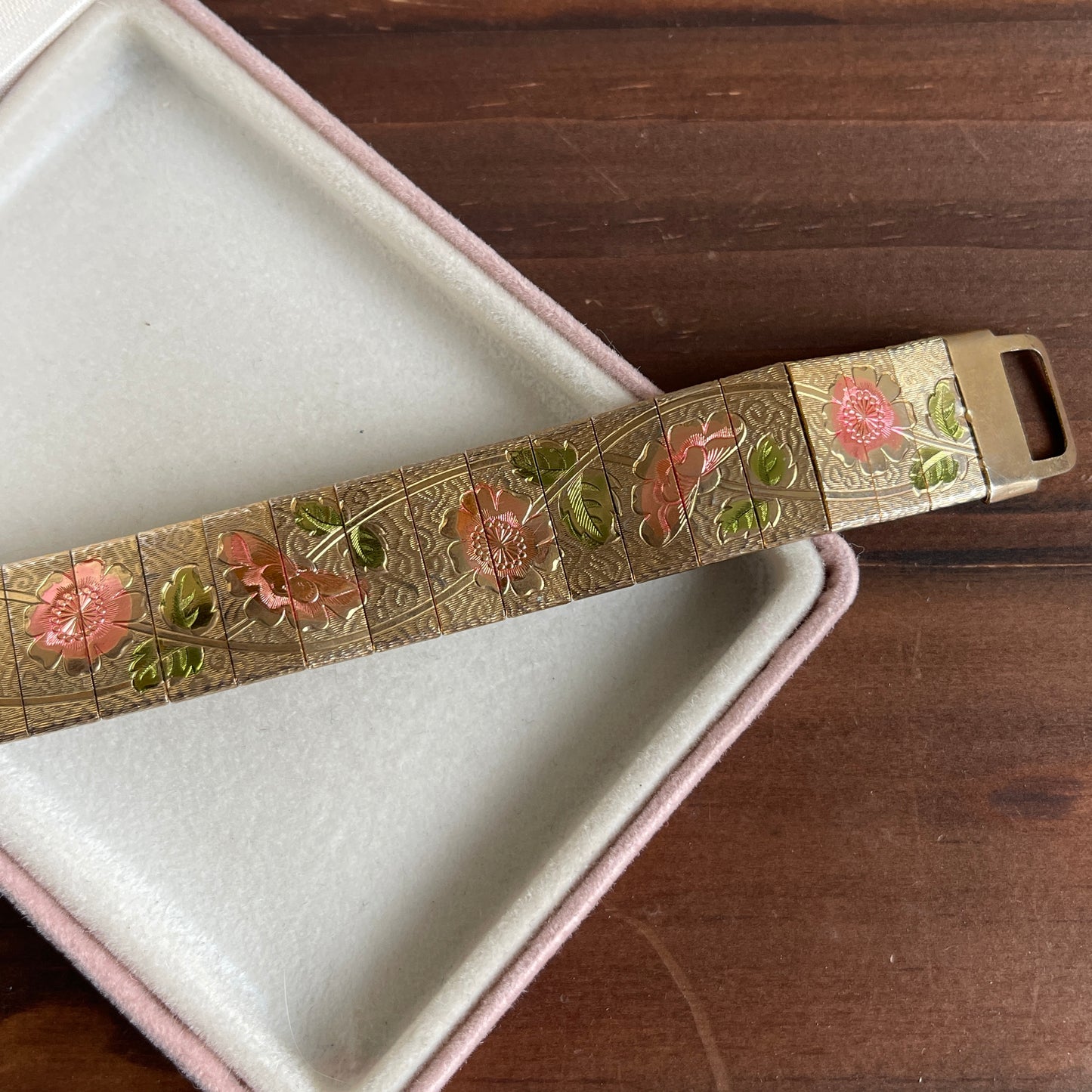 Vintage Gold Tone Floral Panels Mesh Bracelet