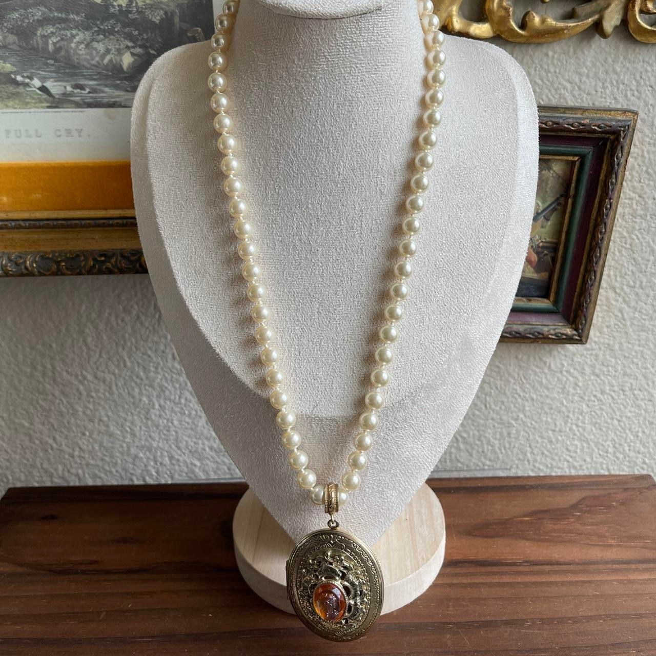 Vintage Large ornate glass cameo Locket with glass pearl necklace