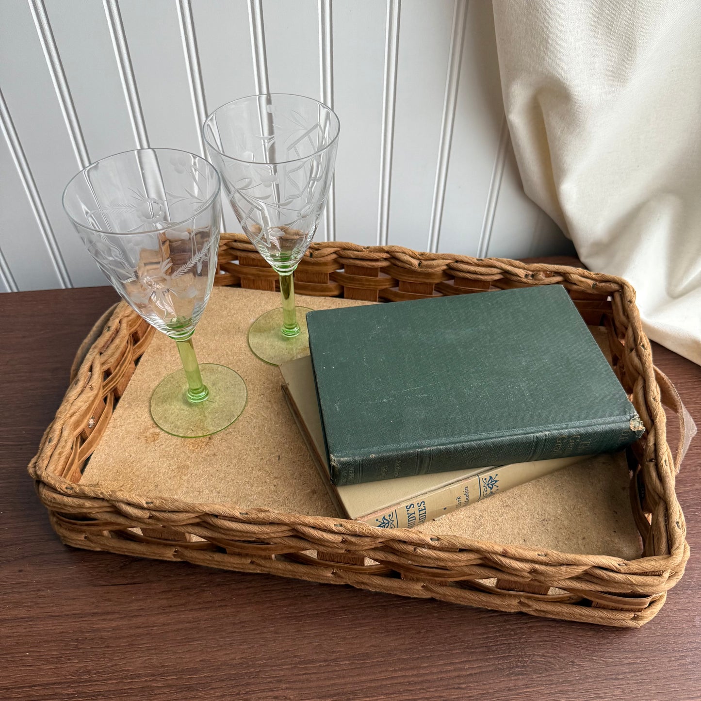 Pyrex Travel Serving Cork and Woven Wicker Tray