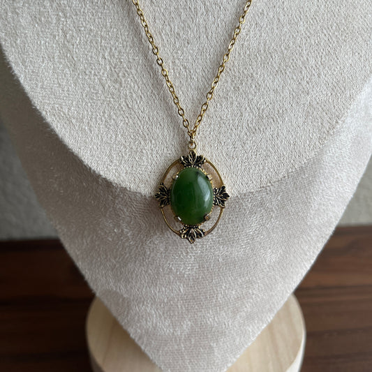 Vintage Earthy Jade Cabochon Necklace
