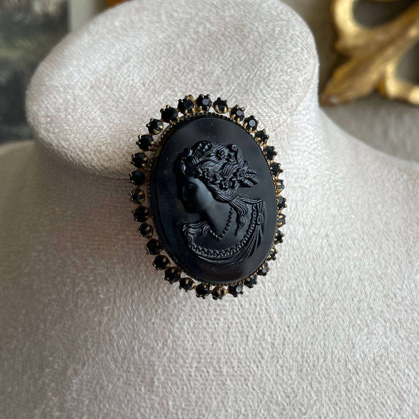 Vintage black glass with rhinestone cameo brooch pendant