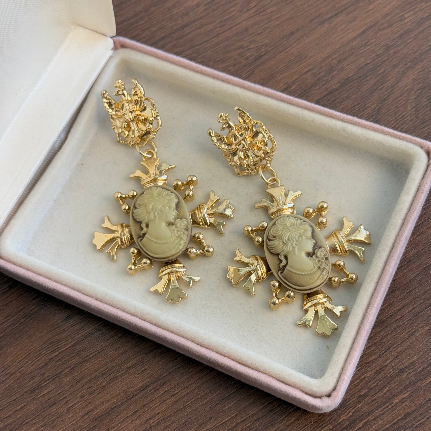 Vintage Style Gold tone Resin Cameo Earrings