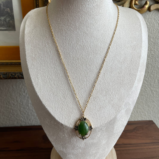 Vintage Earthy Jade Cabochon Necklace
