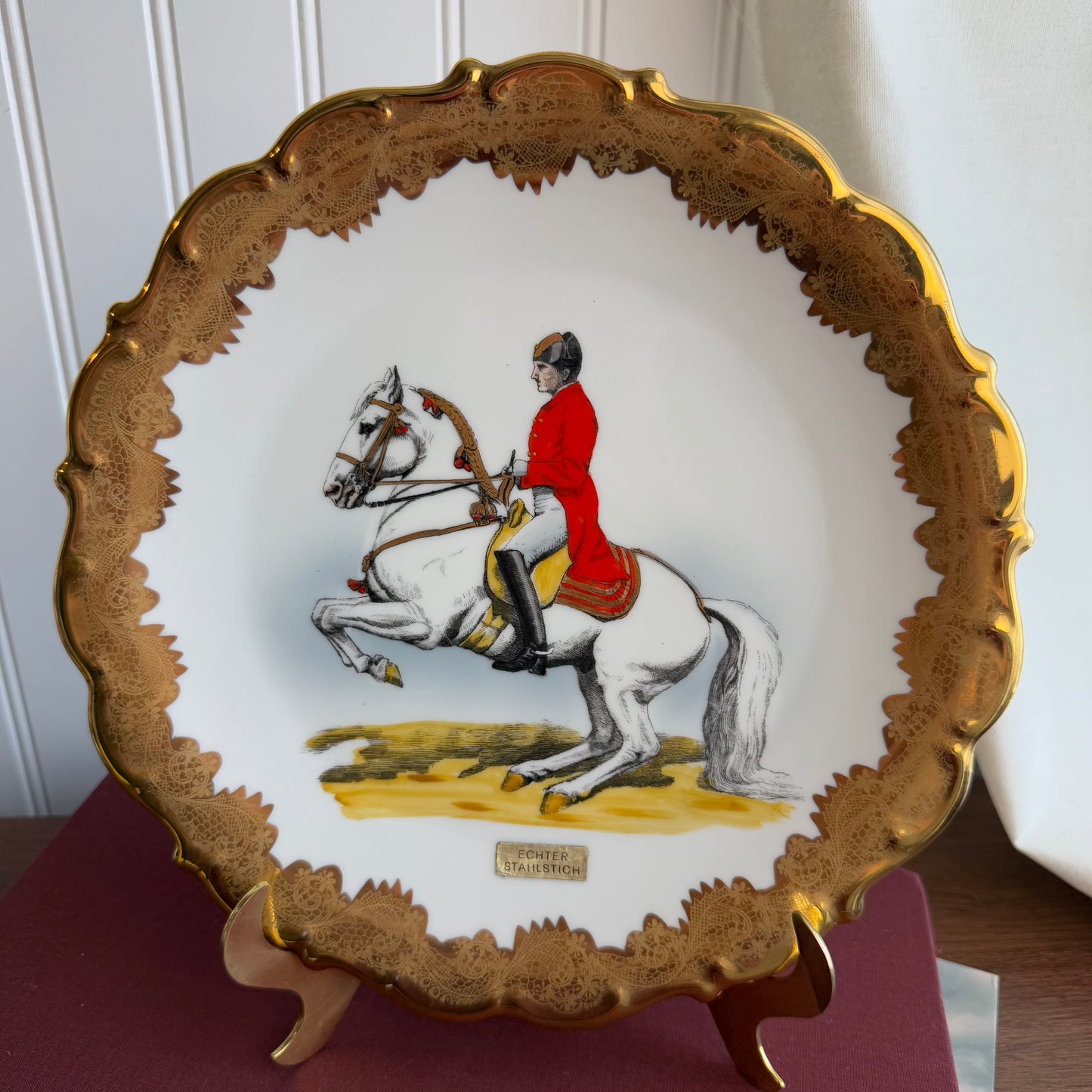 Handbemalt Man riding a Horse Plate