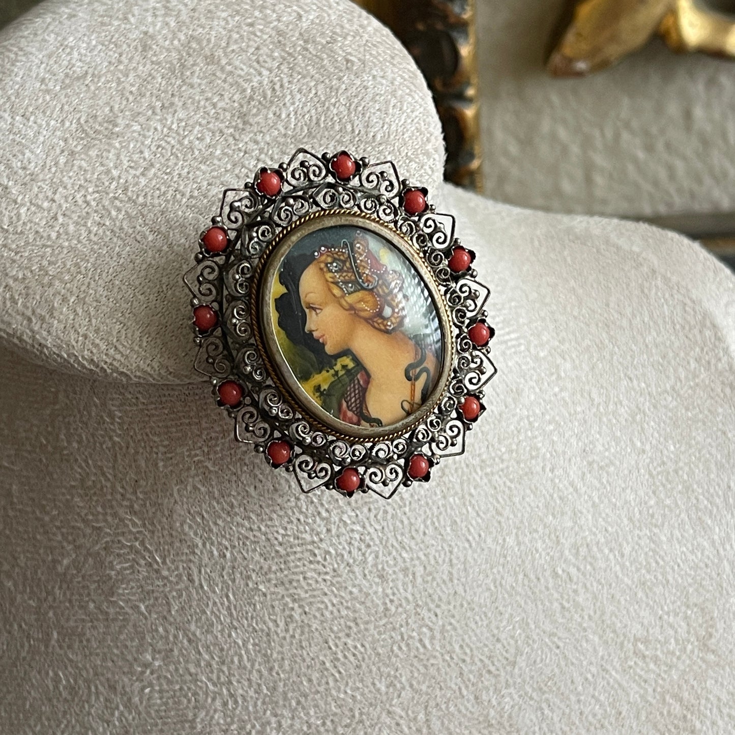 Vintage Cameo Portrait Brooch