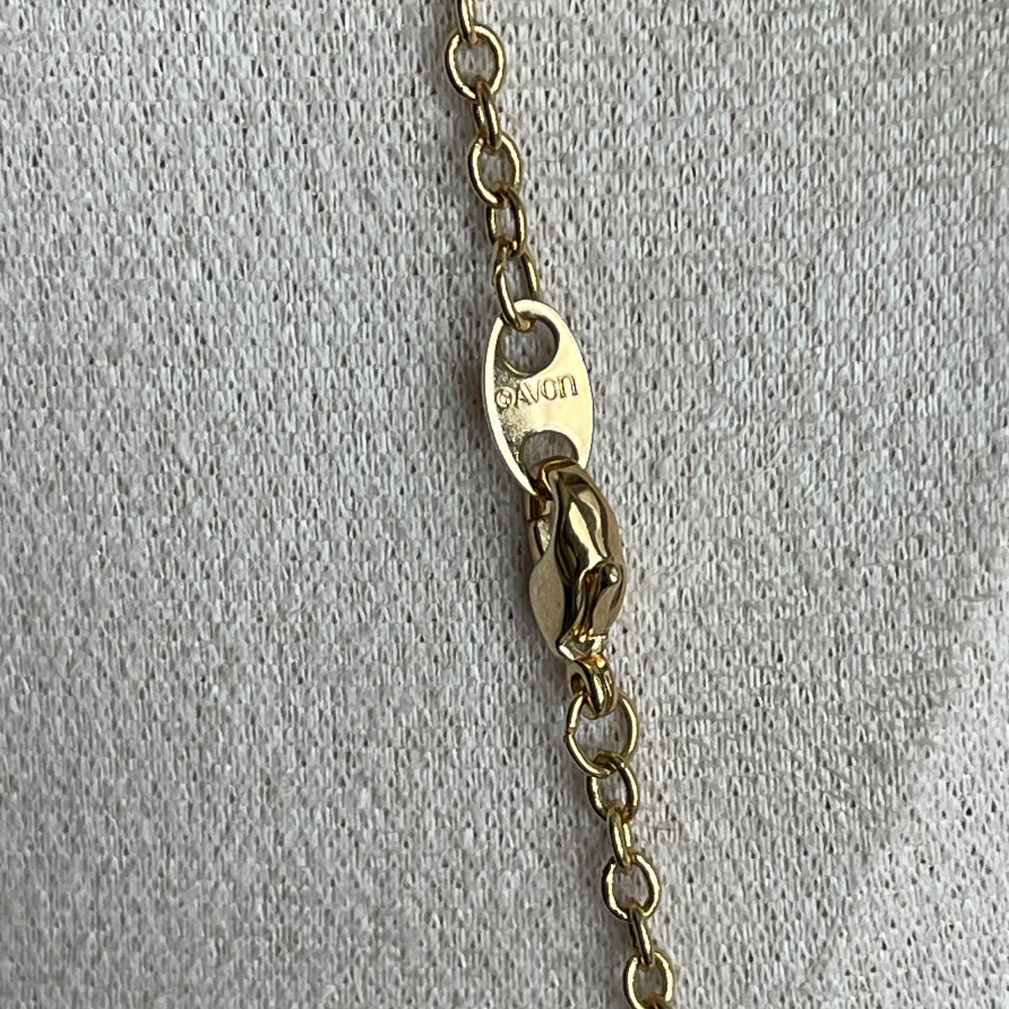 Vintage Double locket gold tone Retro Oval Double Locket with Stamped Floral Design Pendant Necklace