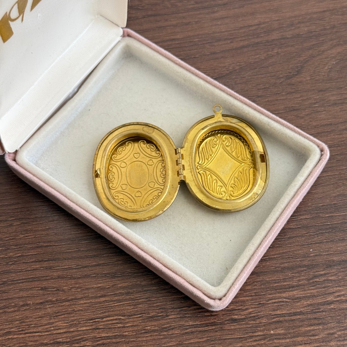 Vintage 1960s Large Oval Locket
