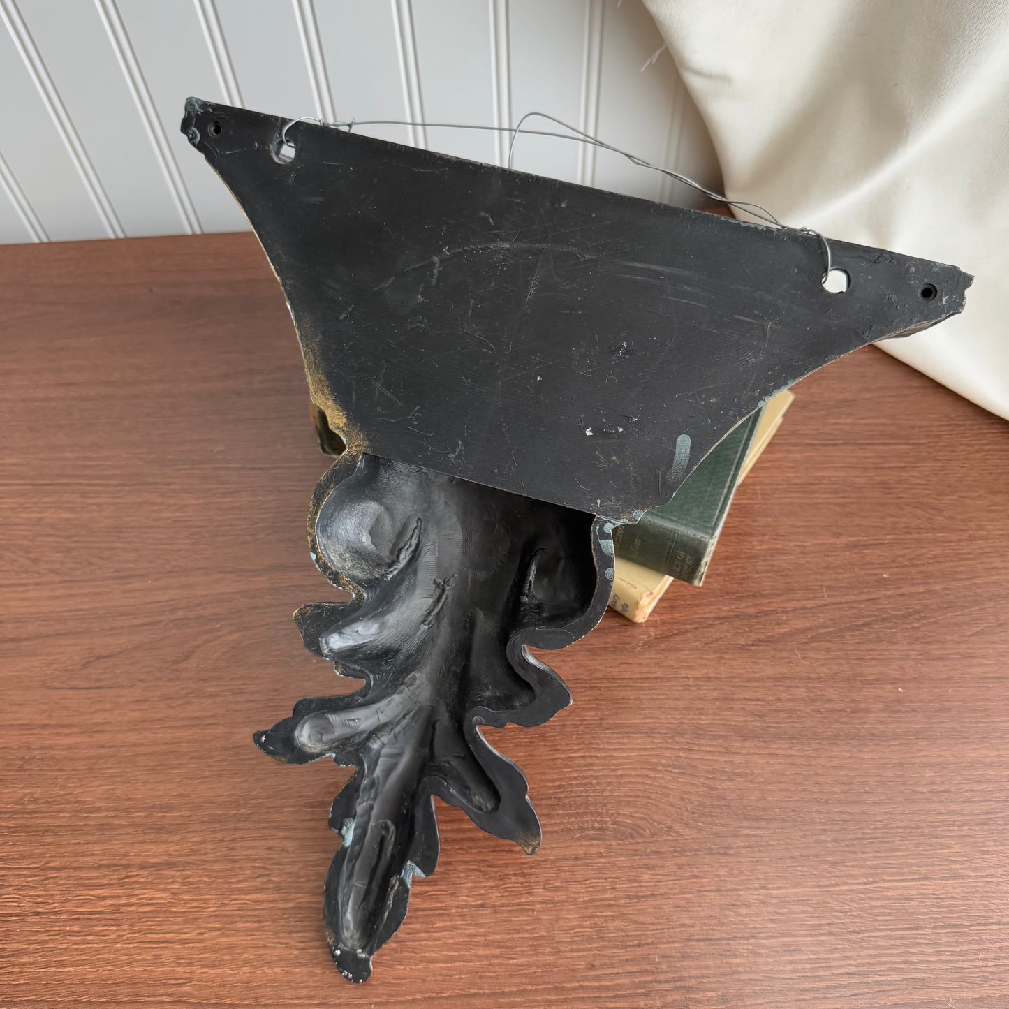 Homco Ornate black and gold pocket wall planter