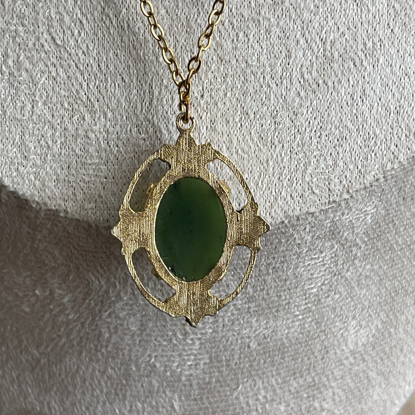 Vintage Earthy Jade Cabochon Necklace