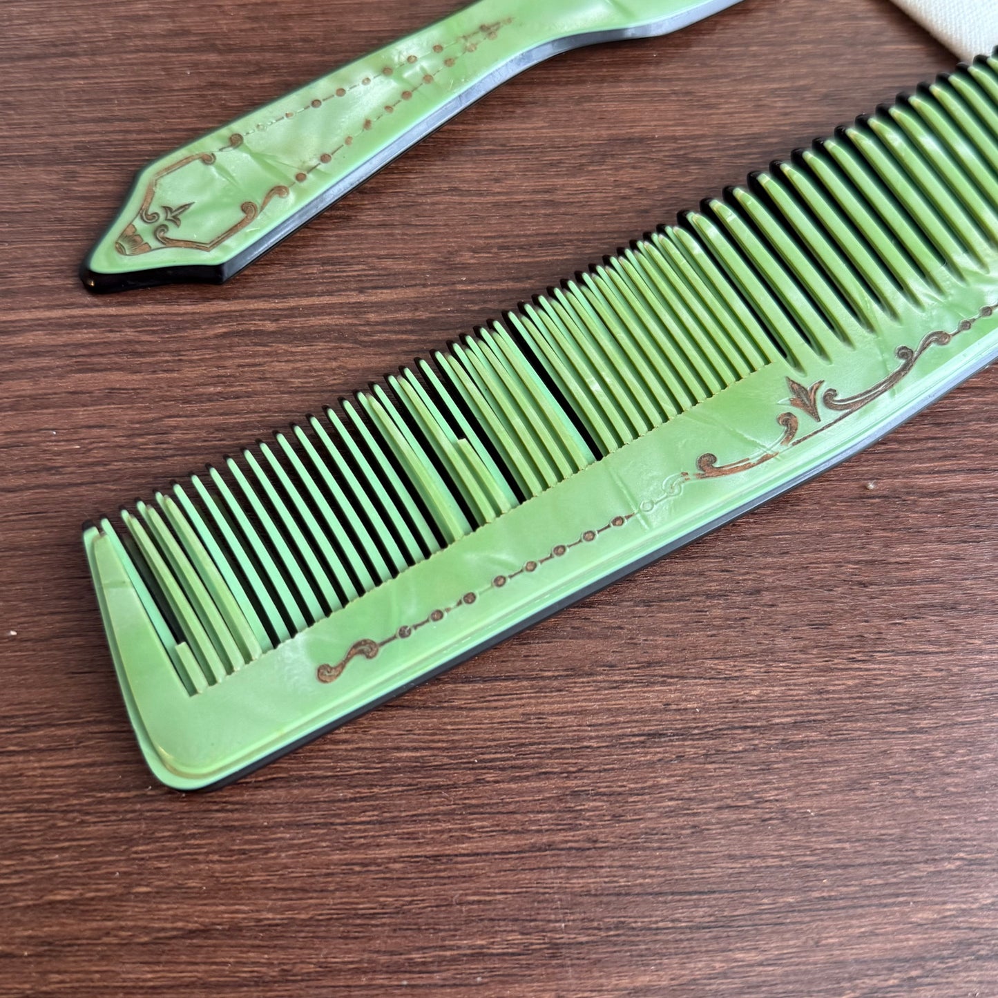Vintage Art Deco Comb & Shoehorn
