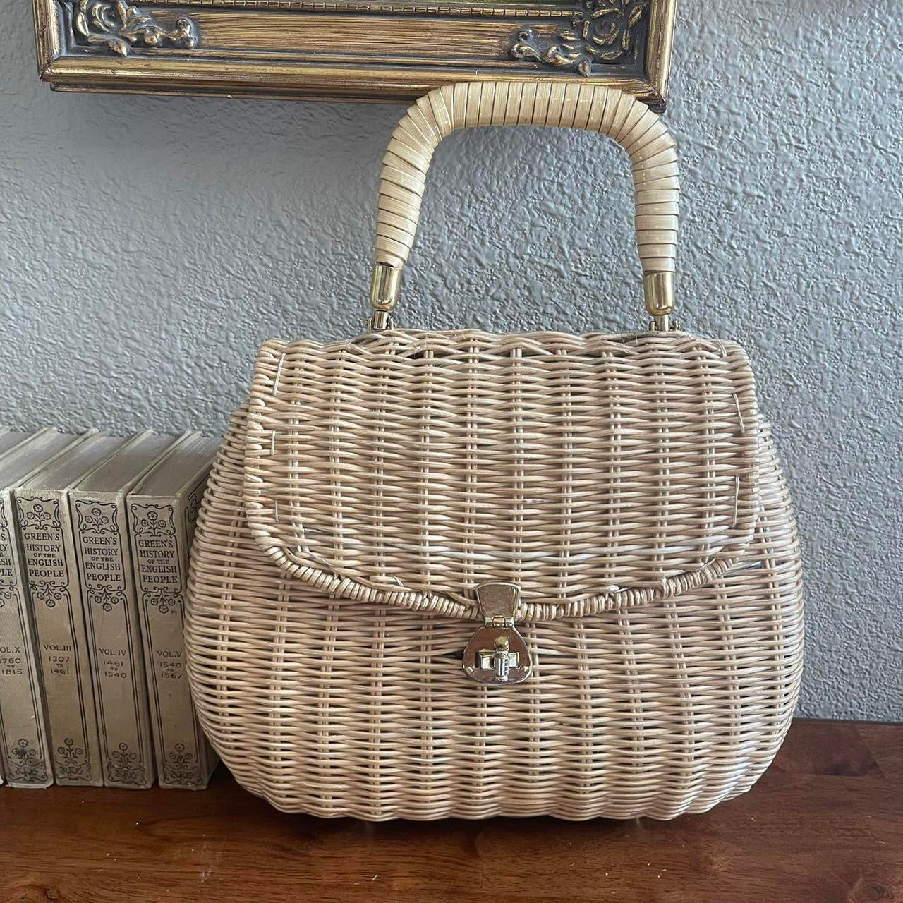 Vintage Wicker hand bag Purse
