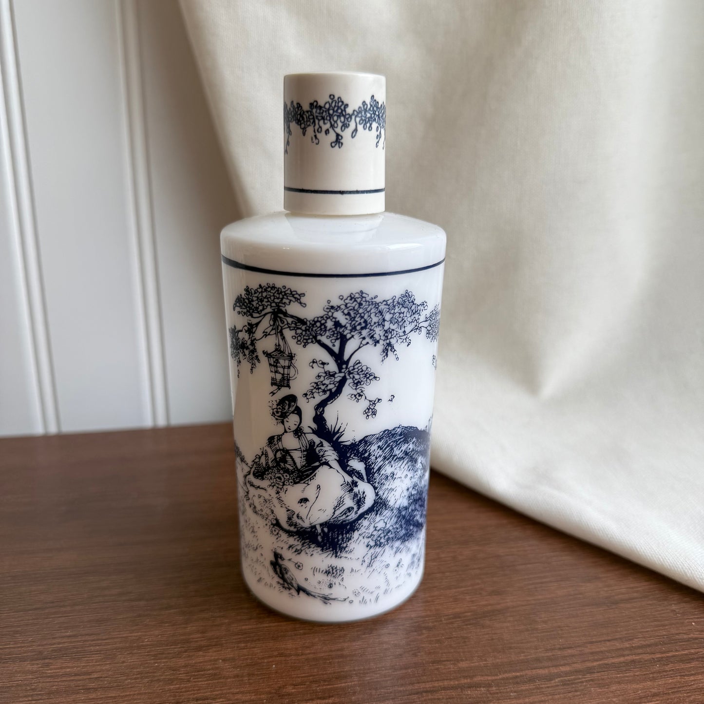 Vintage Tuvache Reverie Bubbling Bath Oil 6.0 fl. oz Container