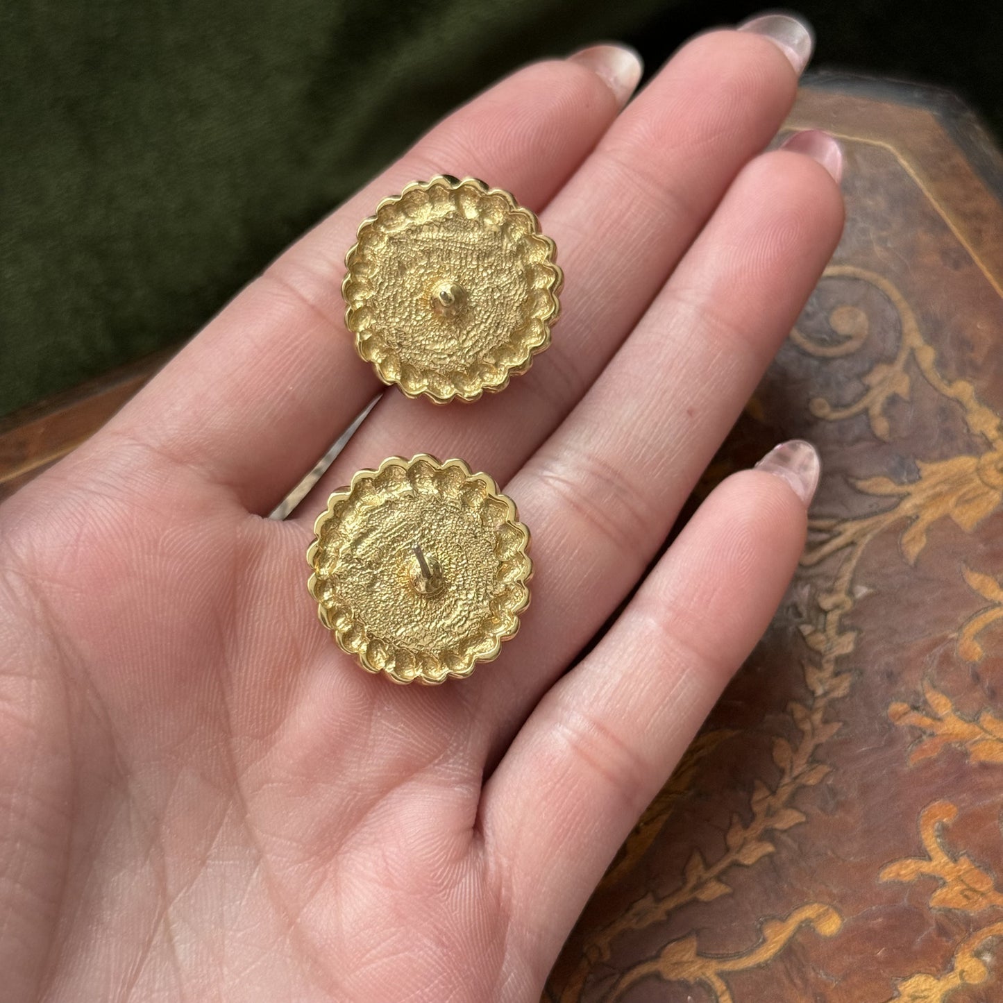 Vintage Faux Cabochon Pearl Gold tone Circle Earrings