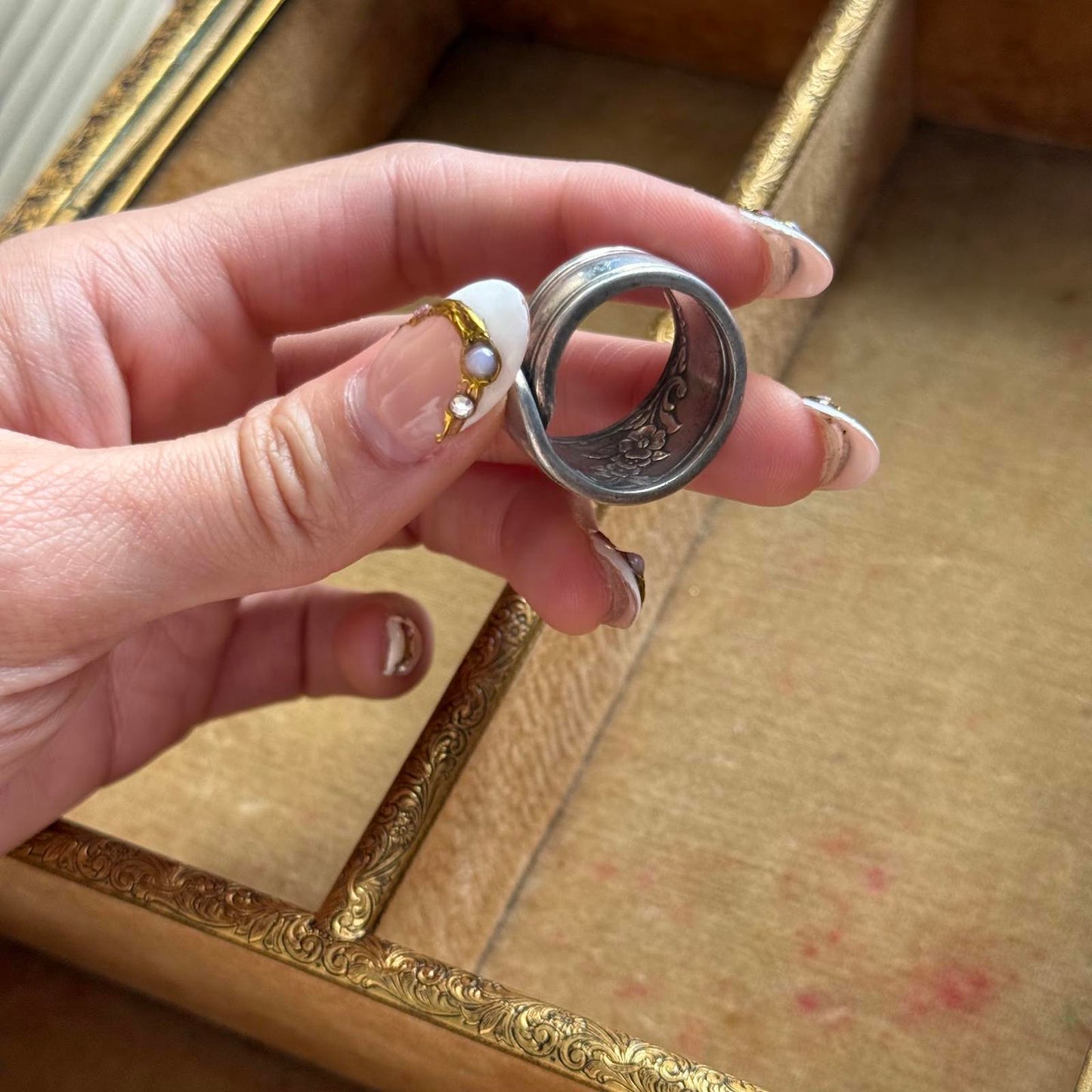 Vintage Silver tone rose detailed Spoon Ring