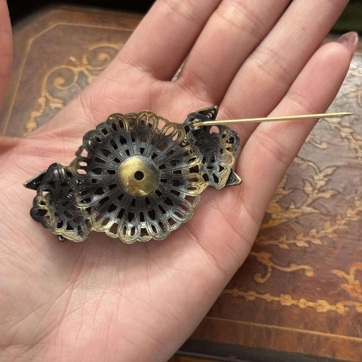 Vintage Brown Glass Cameo Brooch