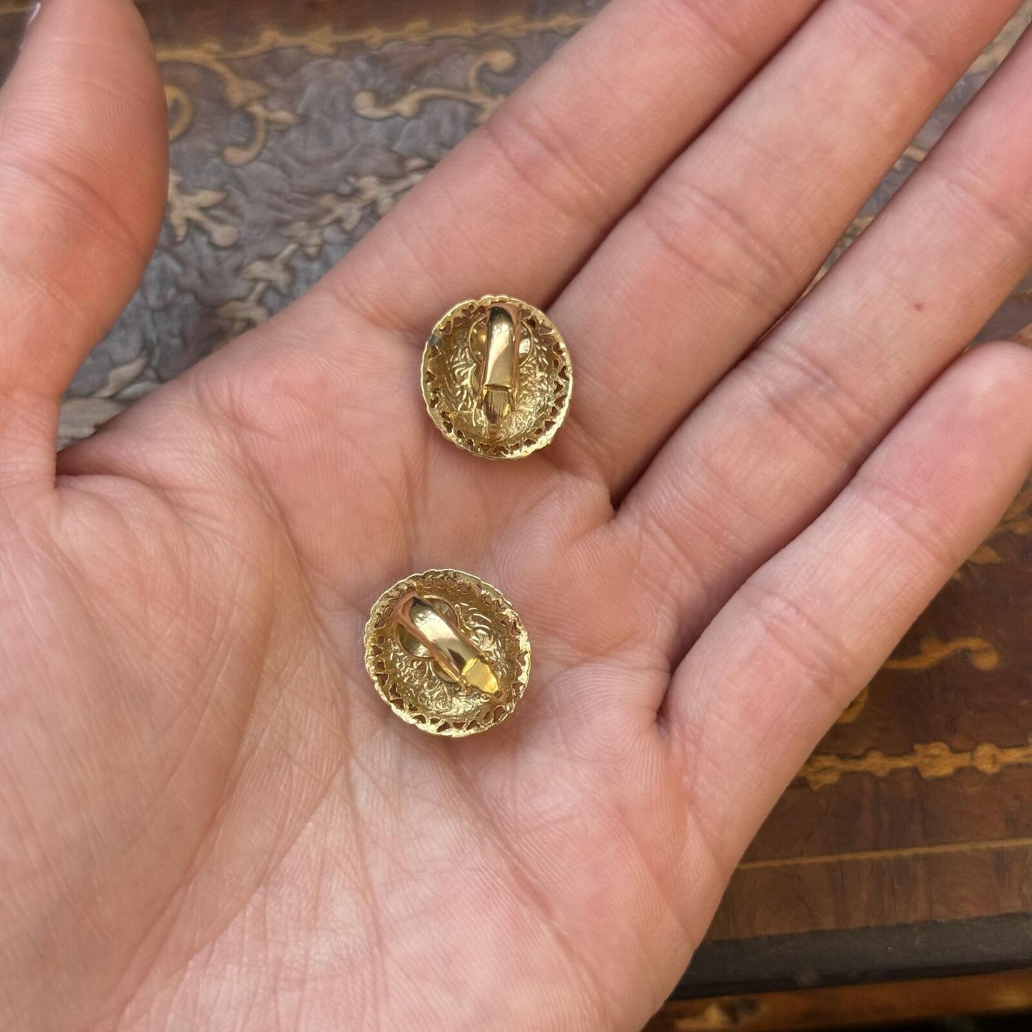 Vintage Cameo 1928 clip on Earrings