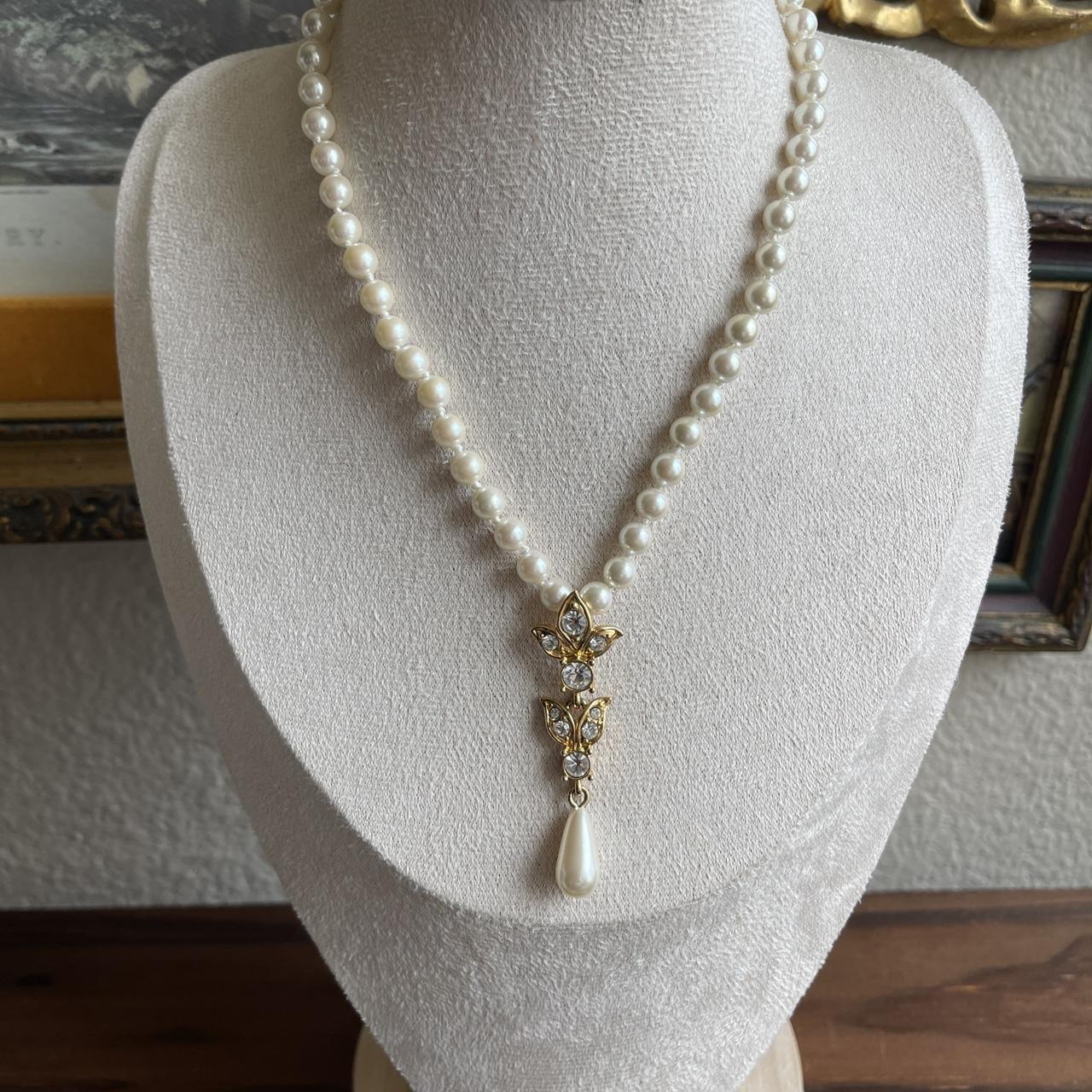 Vintage faux peal & rhinestone necklace