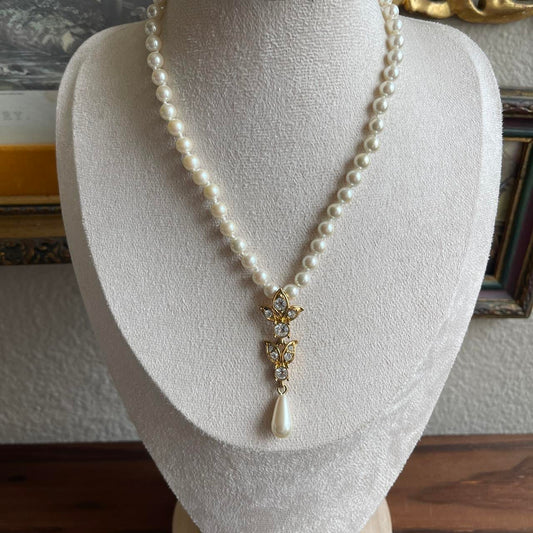 Vintage faux peal & rhinestone necklace