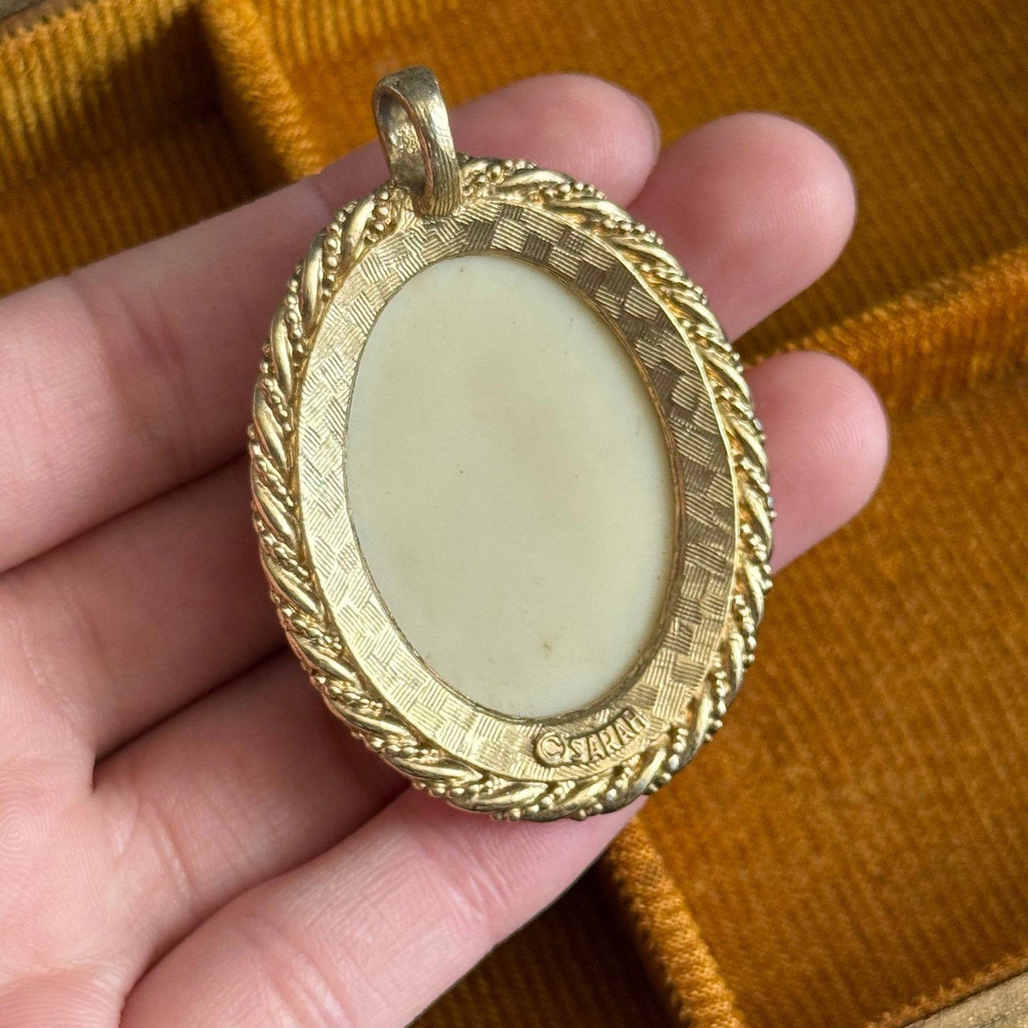 Vintage Style Sarah faux Cameo Pendant