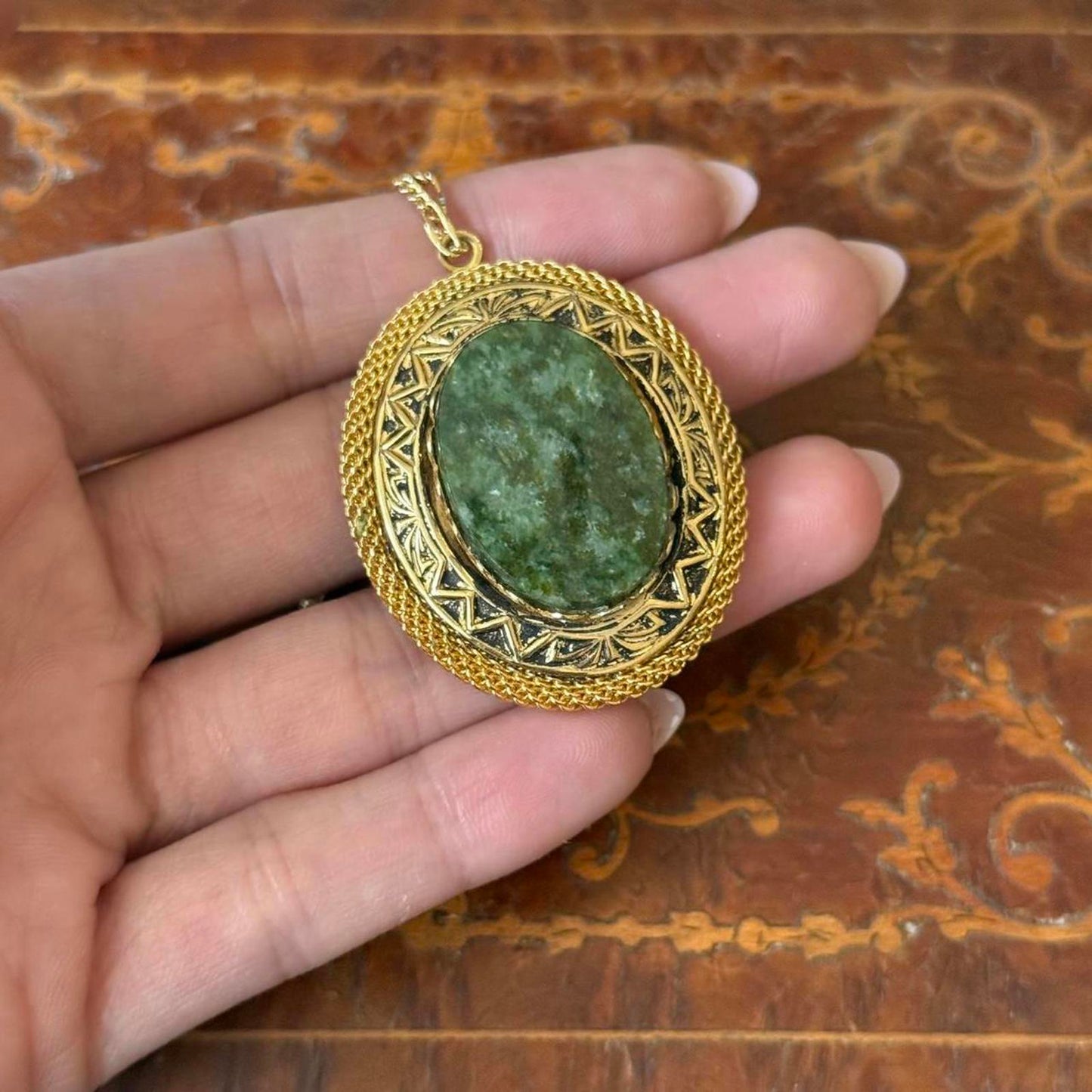 Vintage Green stone with gold detailing Pendant Necklace