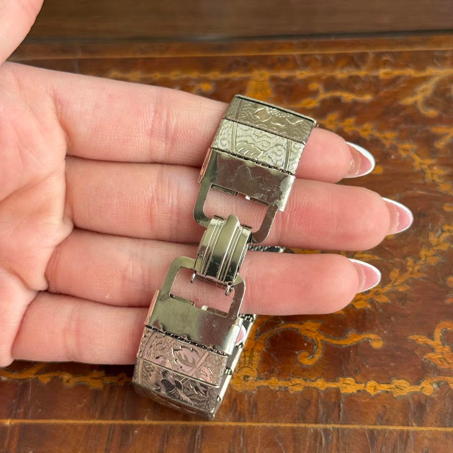 Vintage Silvertone Engraved Flowers Underlay Mesh Bracelet