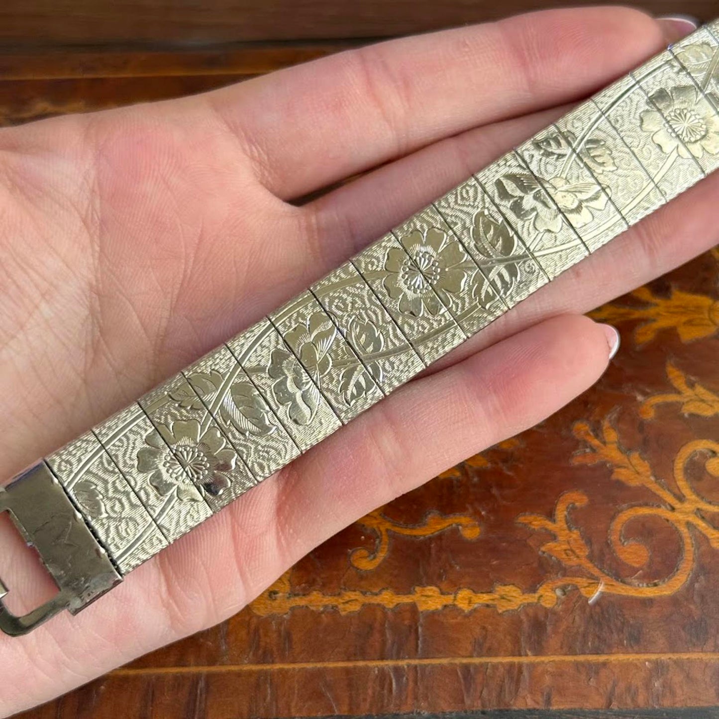 Vintage Silvertone Engraved Flowers Underlay Mesh Bracelet