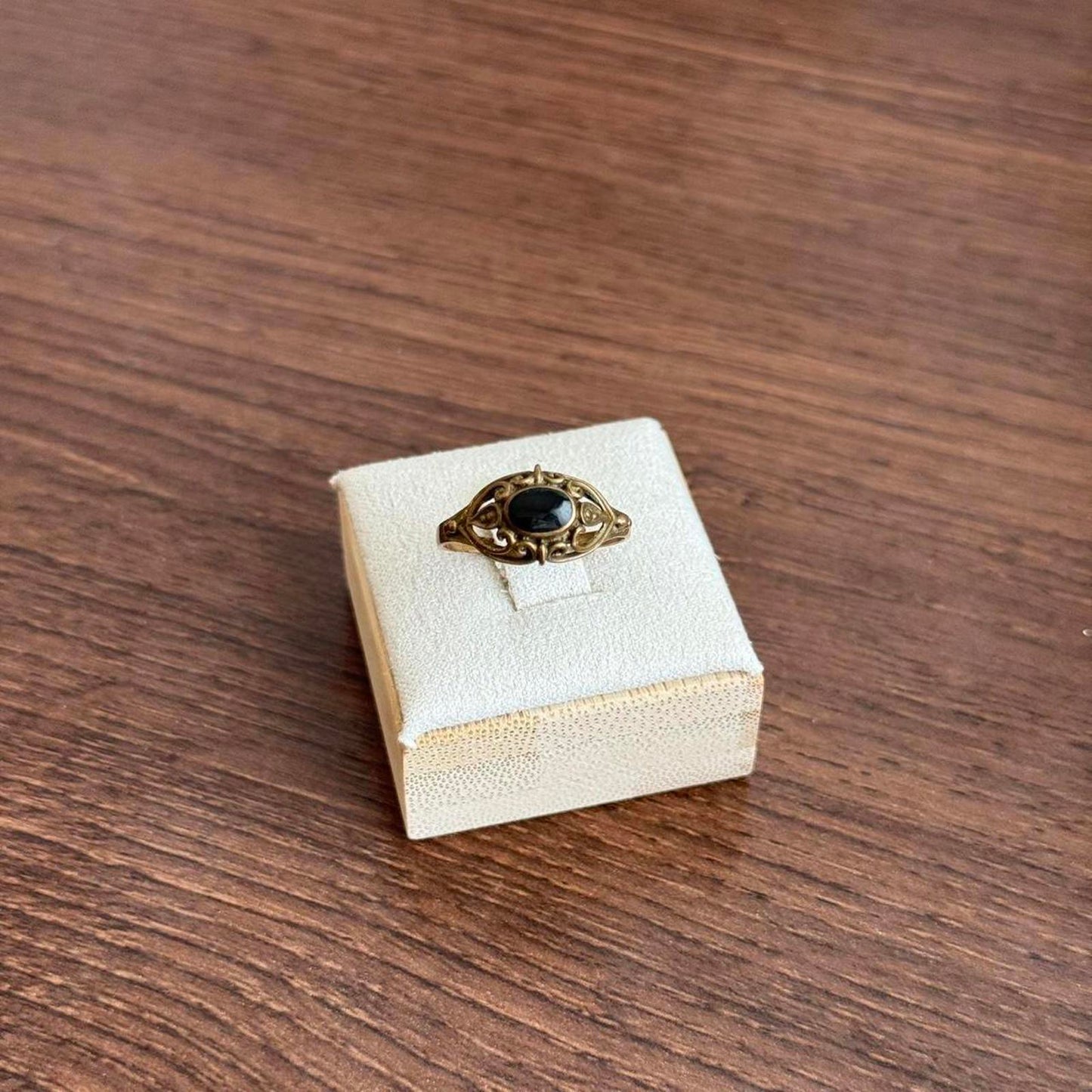 Vintage Art Deco brass ring with black onyx stone