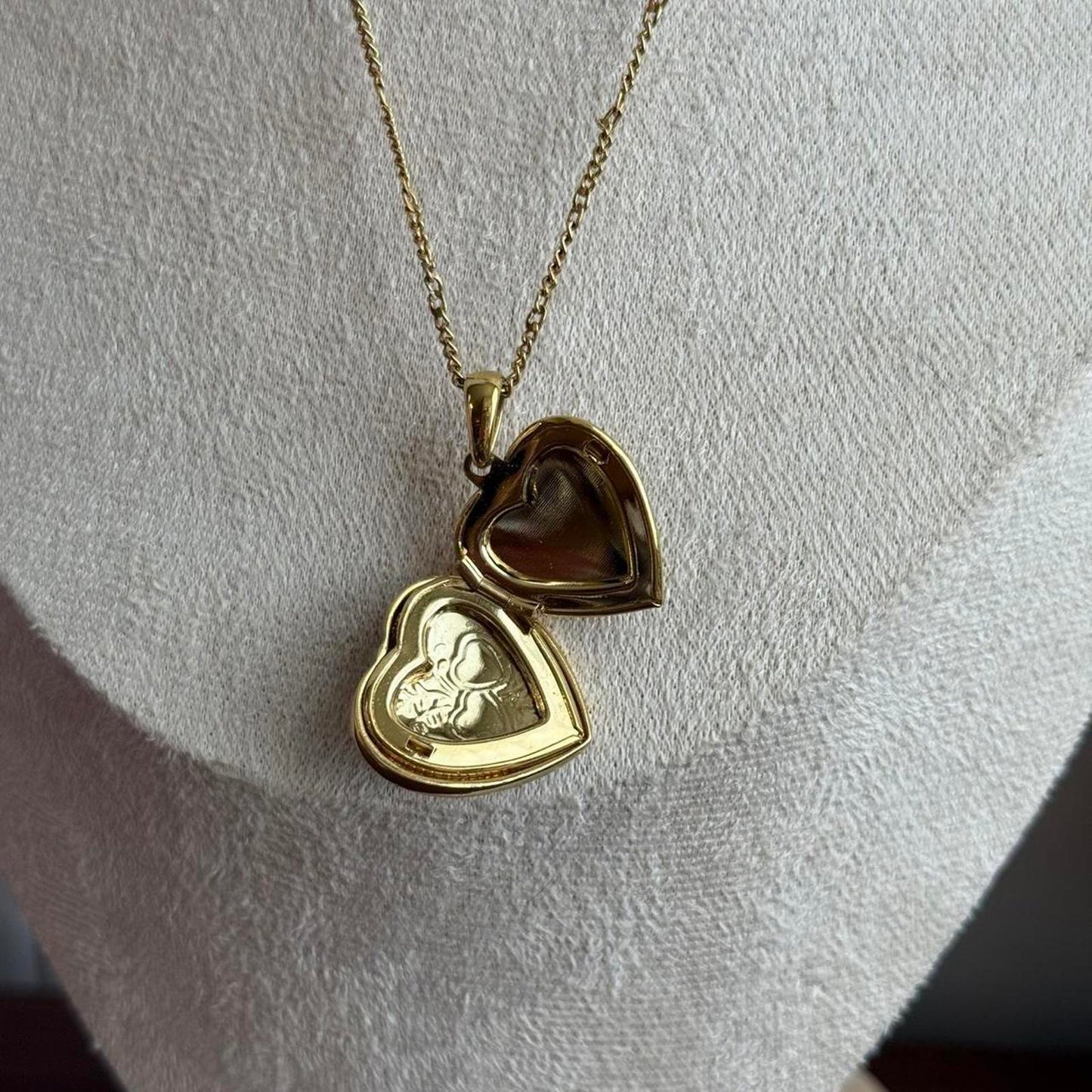 Vintage Avon necklace with heart rhinestone Locket pendant necklace