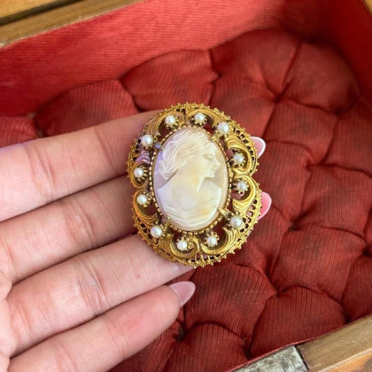 Vintage Florenza Shell Cameo Pendant Brooch