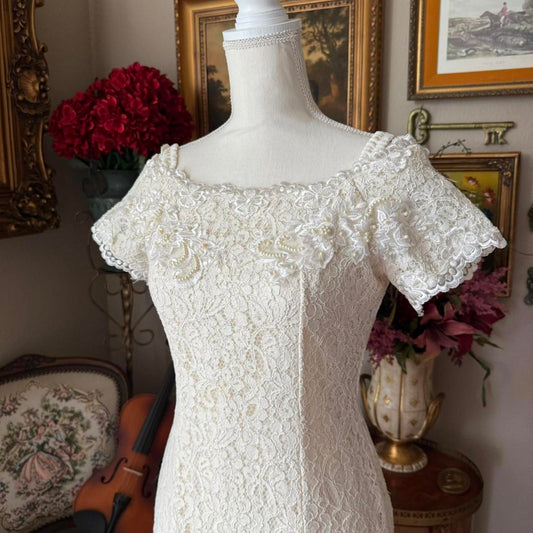 1960s style Vintage wedding Cream lace dress