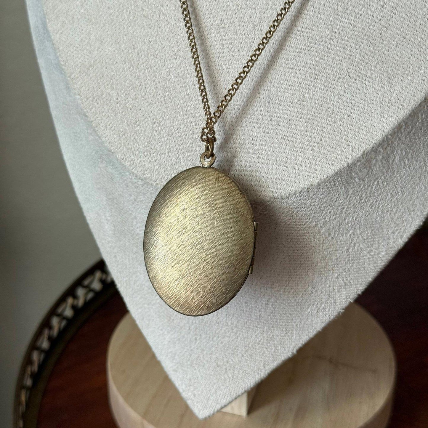 Vintage gold tone locket with glass faux amber Stone necklace