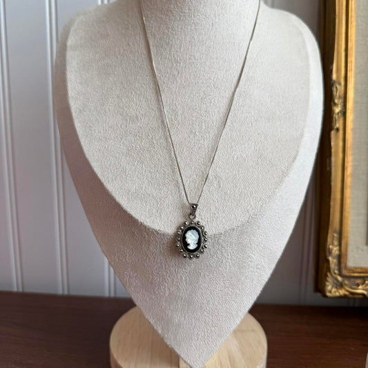 Vintage Mother of Pearl 925 Silver cameo necklace