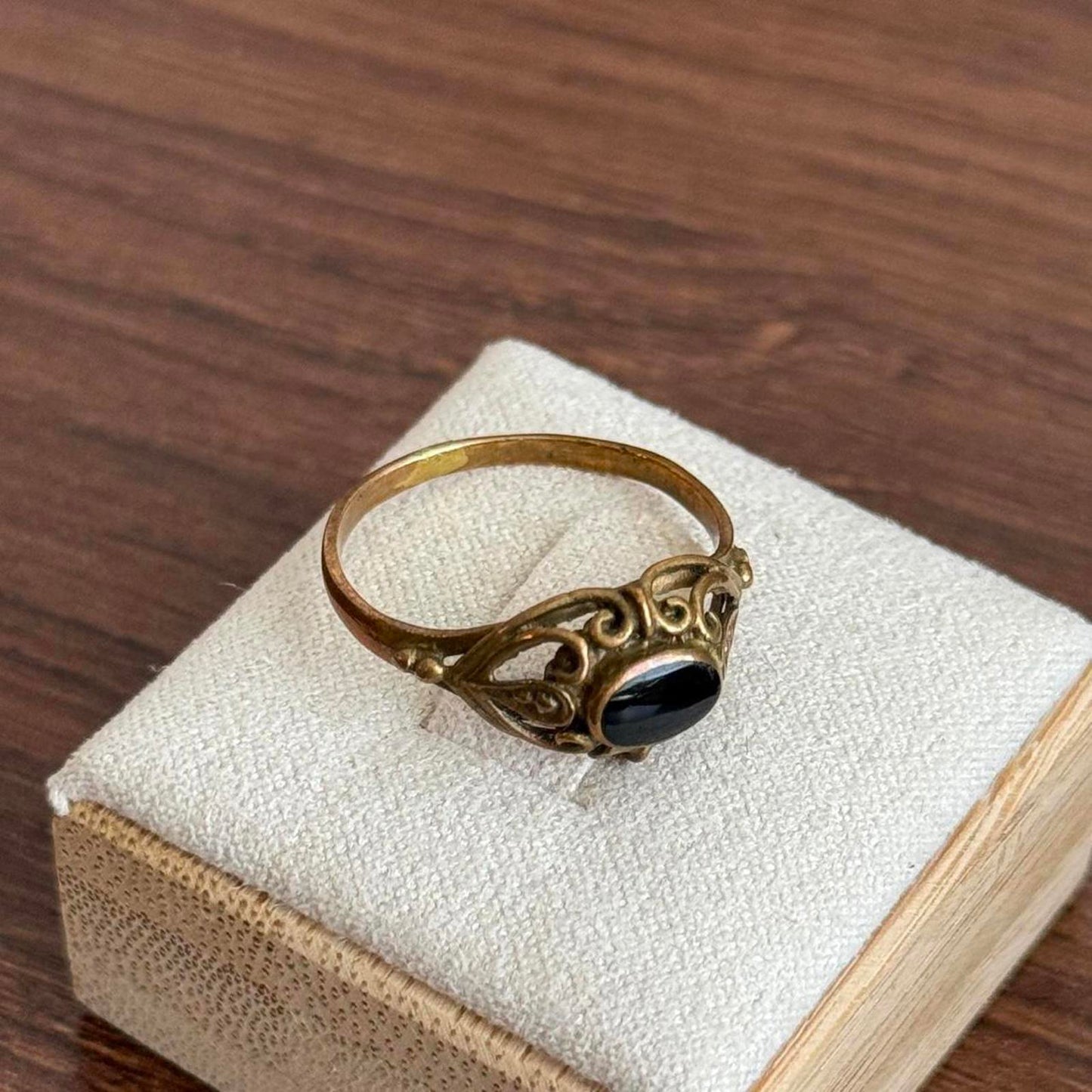 Vintage Art Deco brass ring with black onyx stone
