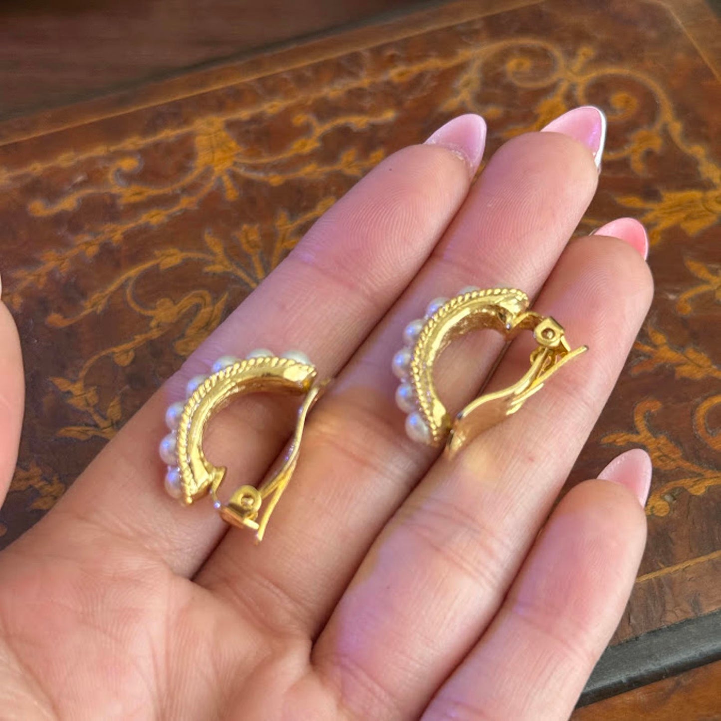 Vintage Gold Tone White faux Pearl Clip Earrings