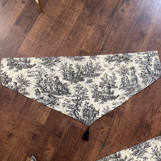 Toile window valance