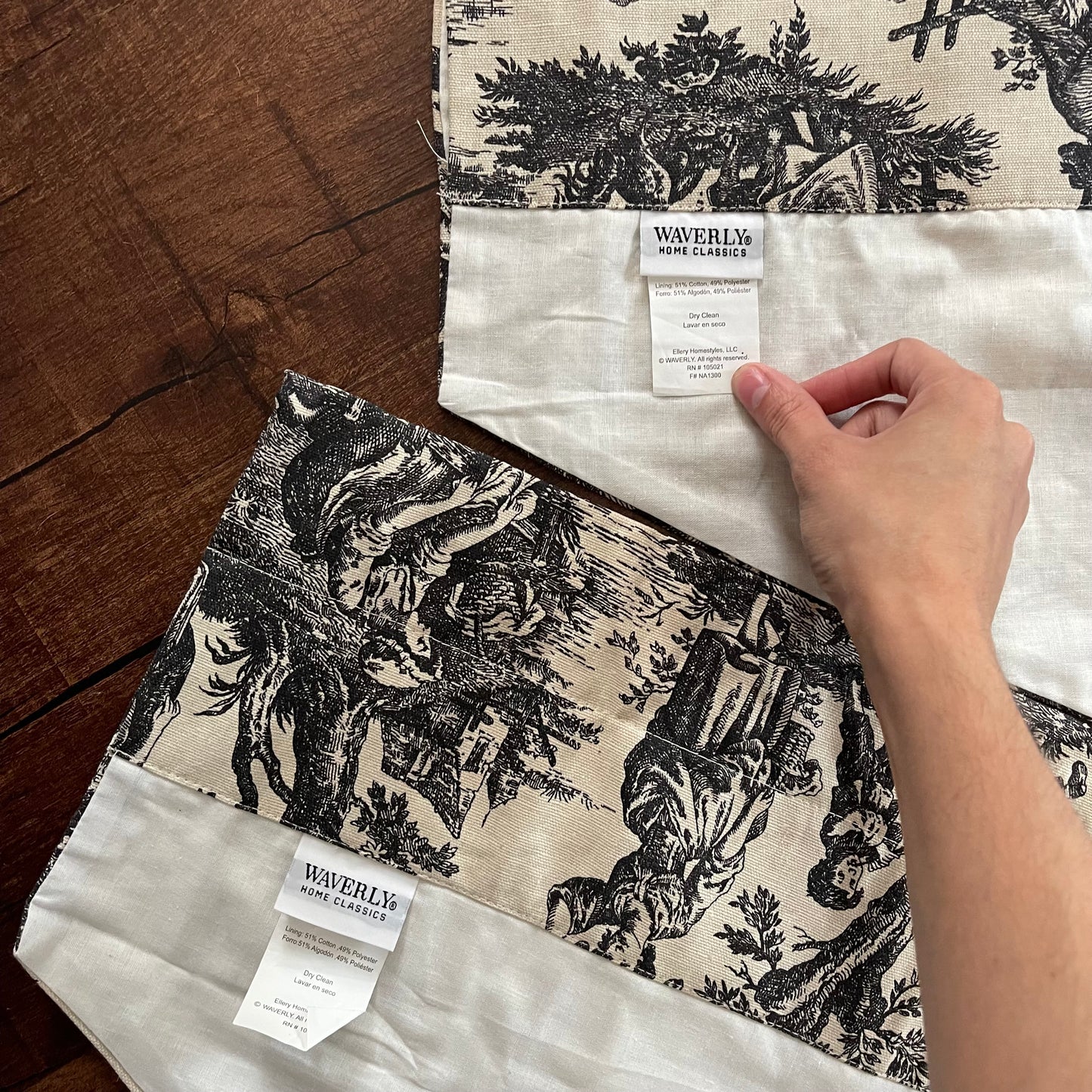 Toile window valance