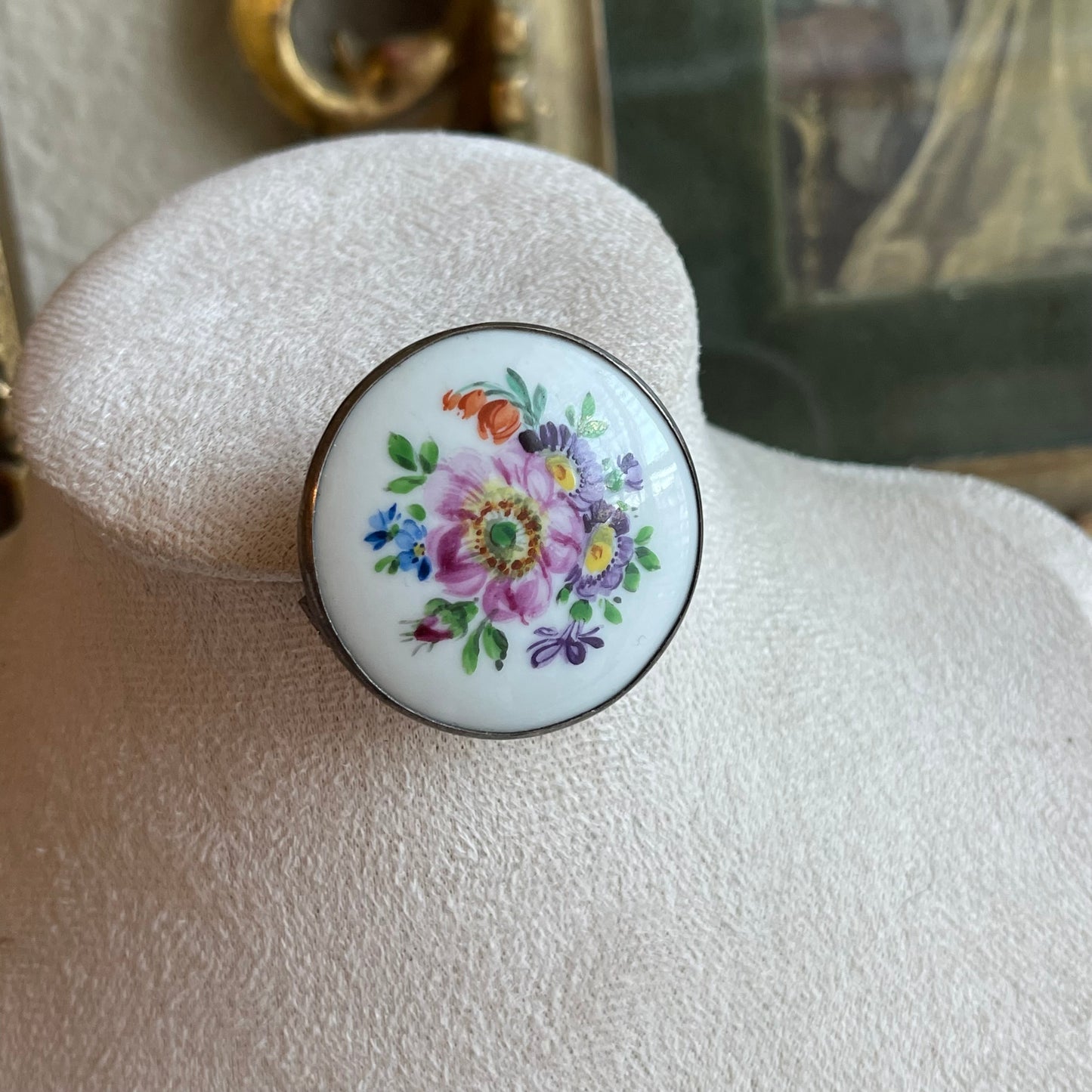 Vintage circle handpainted floral porcelain brooch