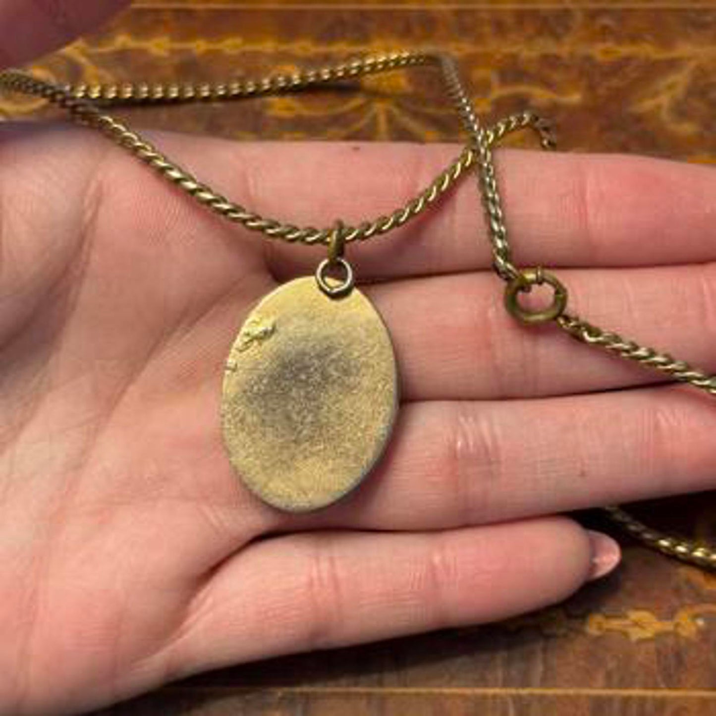 Vintage Filigree Shell Cameo Necklace