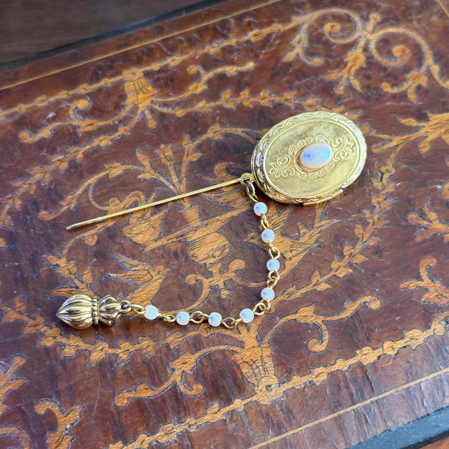 Vintage Faux Pearl & Dangle Chain Locket Stick Pin
