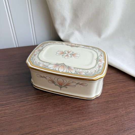 Barrymore by Noritake trinket box
