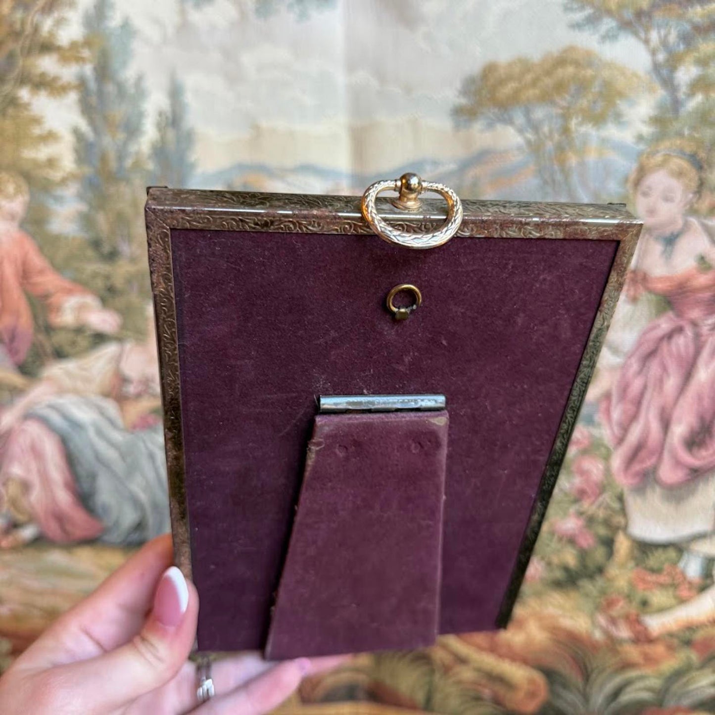 Vintage gold-toned metal multi-photo picture frame