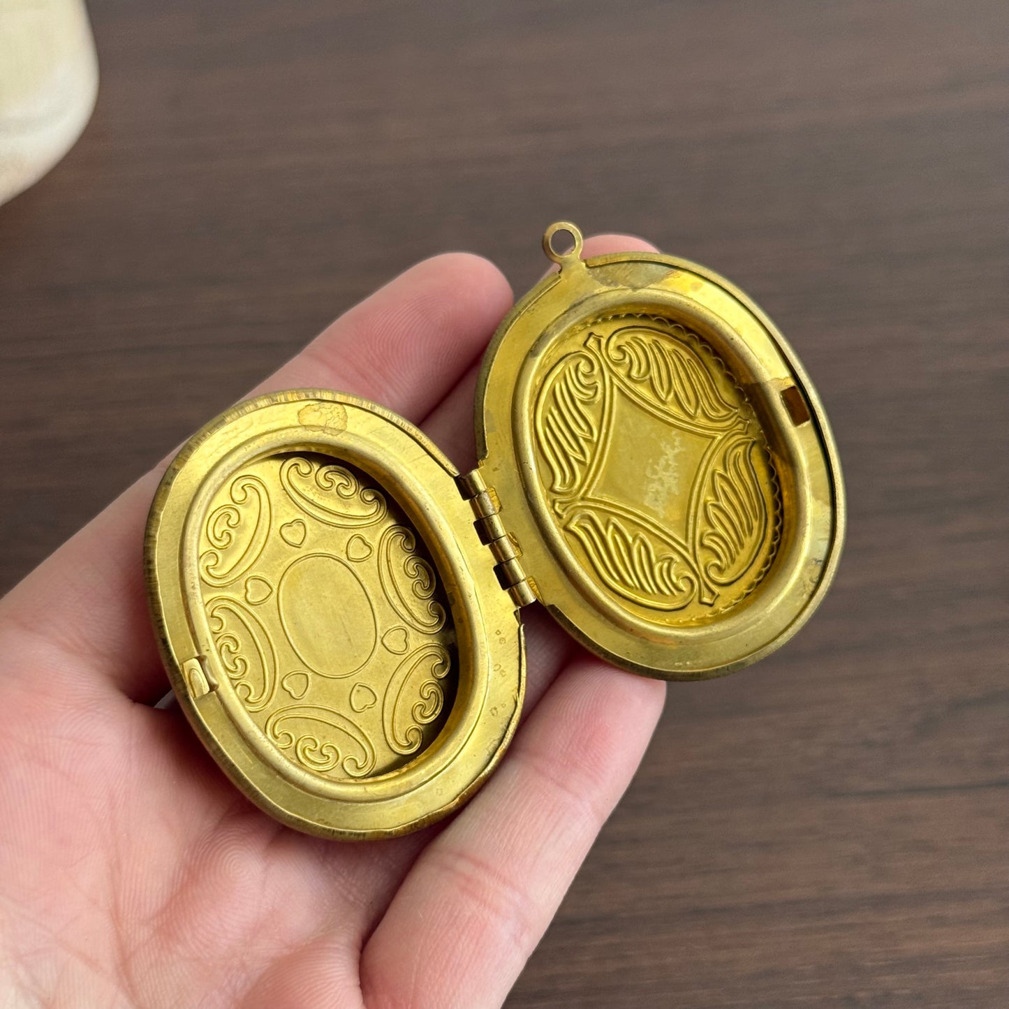 Vintage 1960s Large Oval Locket
