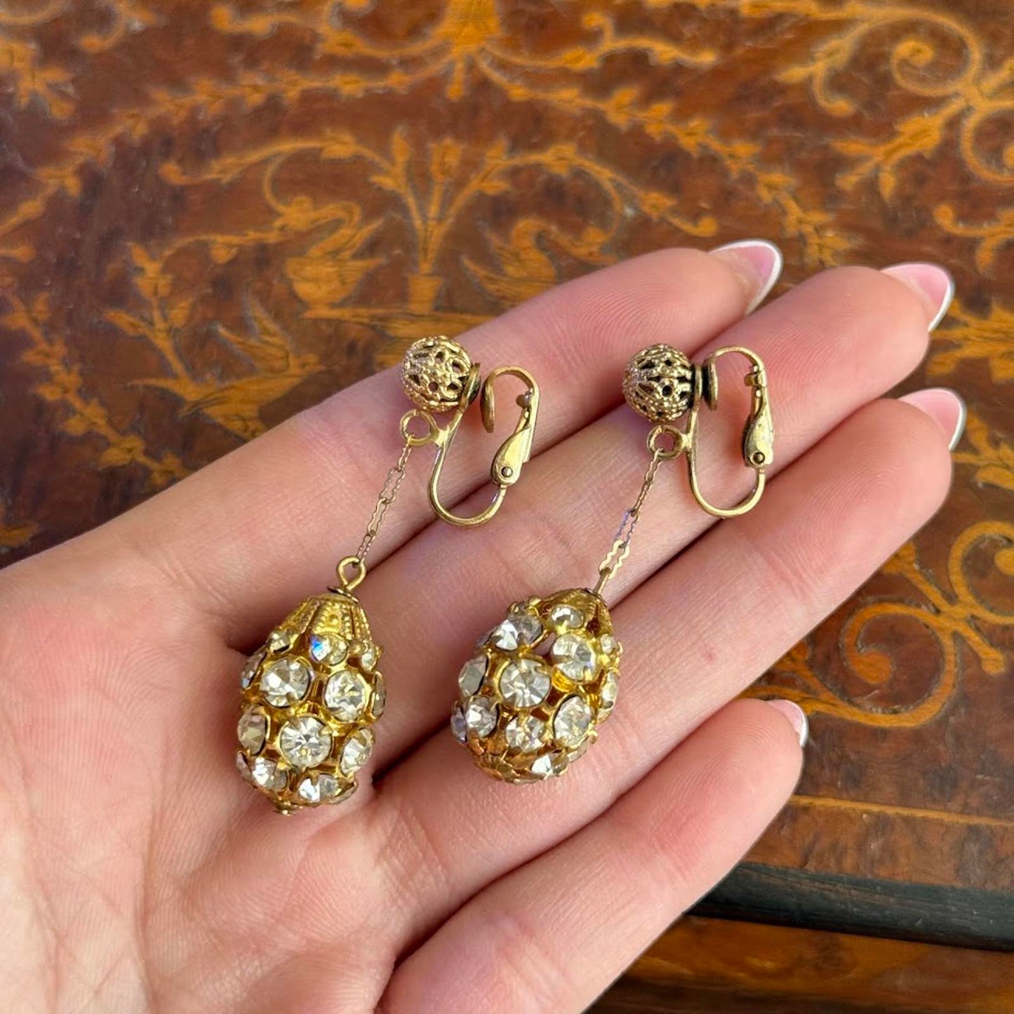 Vinetage Rhinestone Dangle Clip on Earrings