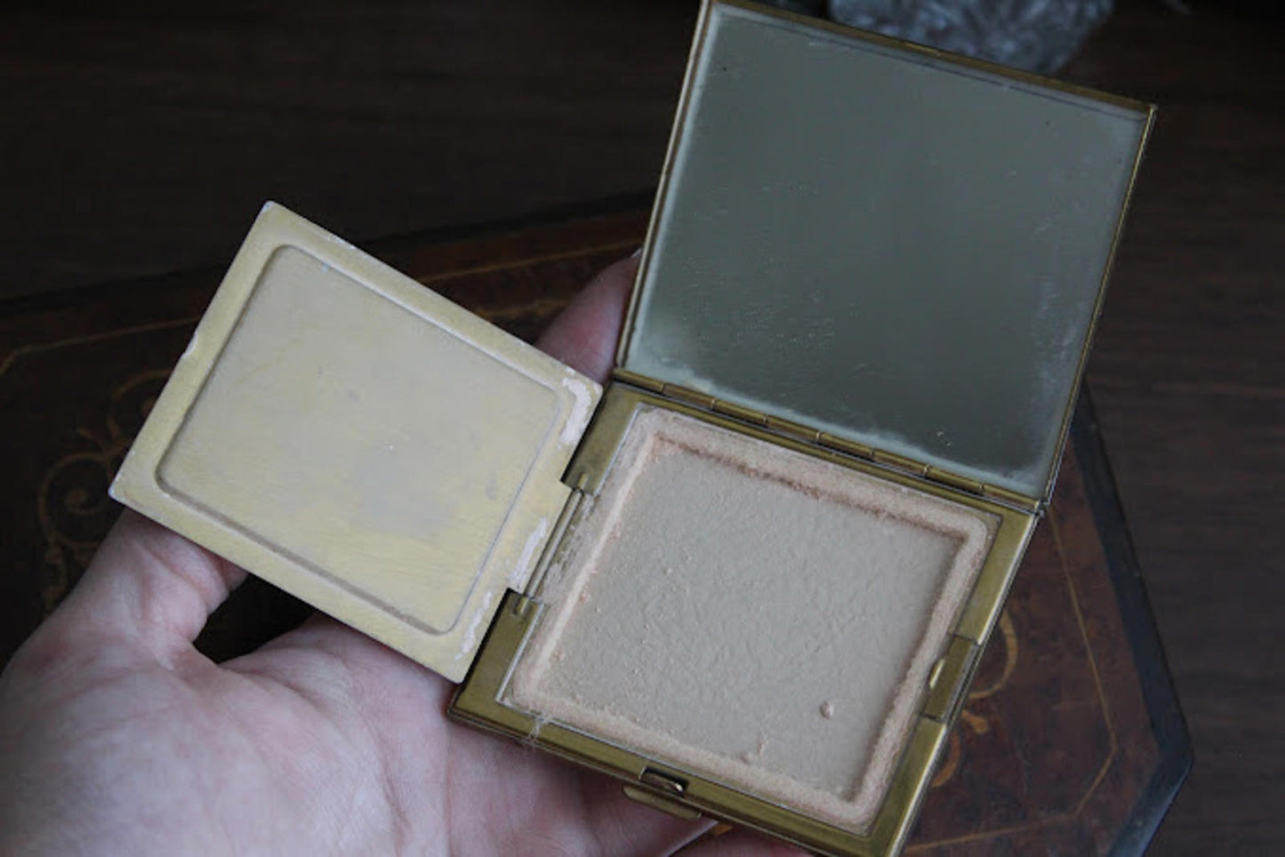 Vintage Mother of Pearl Gold Tone Compact