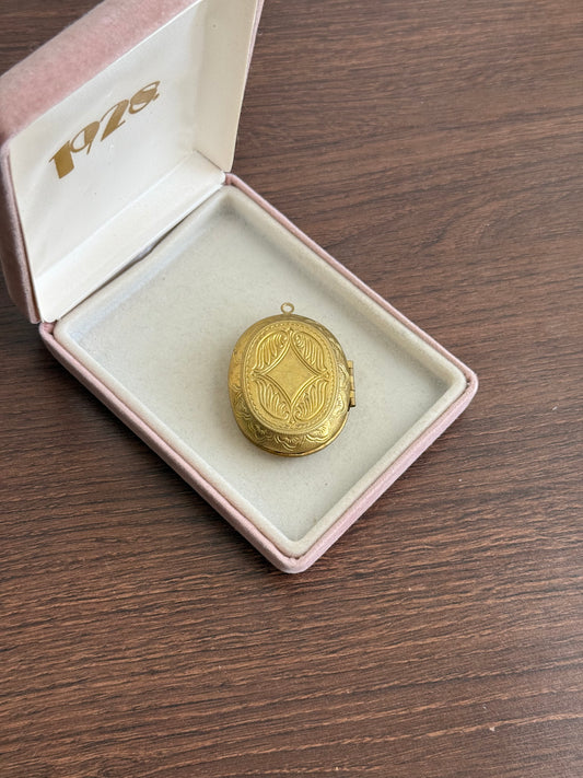 Vintage 1960s Large Oval Locket