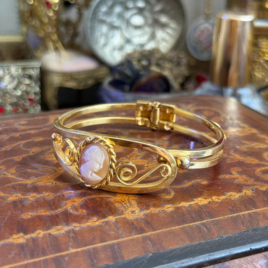 Vintage Gold Tone Shell Cameo Hinged Bracelet Bangle