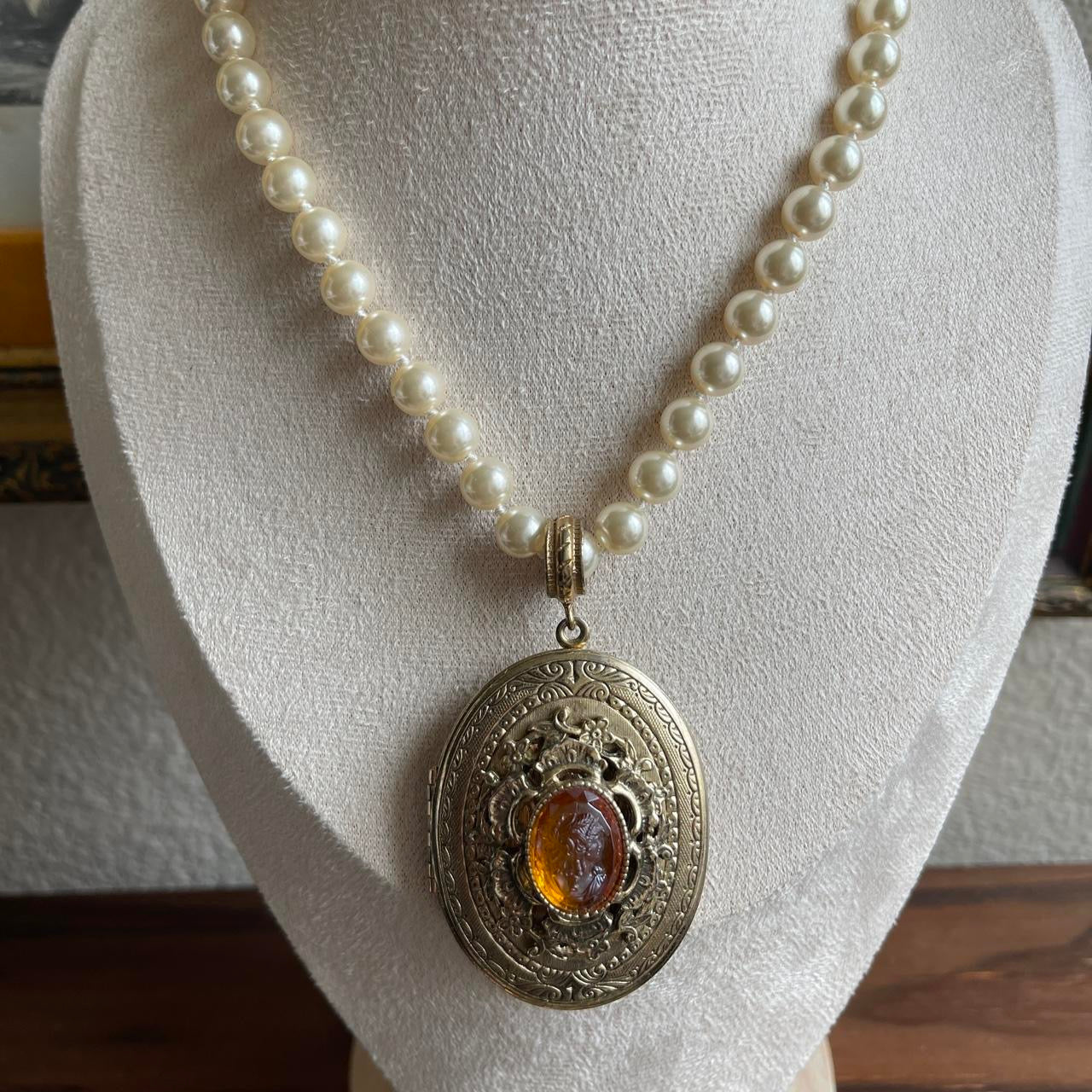 Vintage Large ornate glass cameo Locket with glass pearl necklace