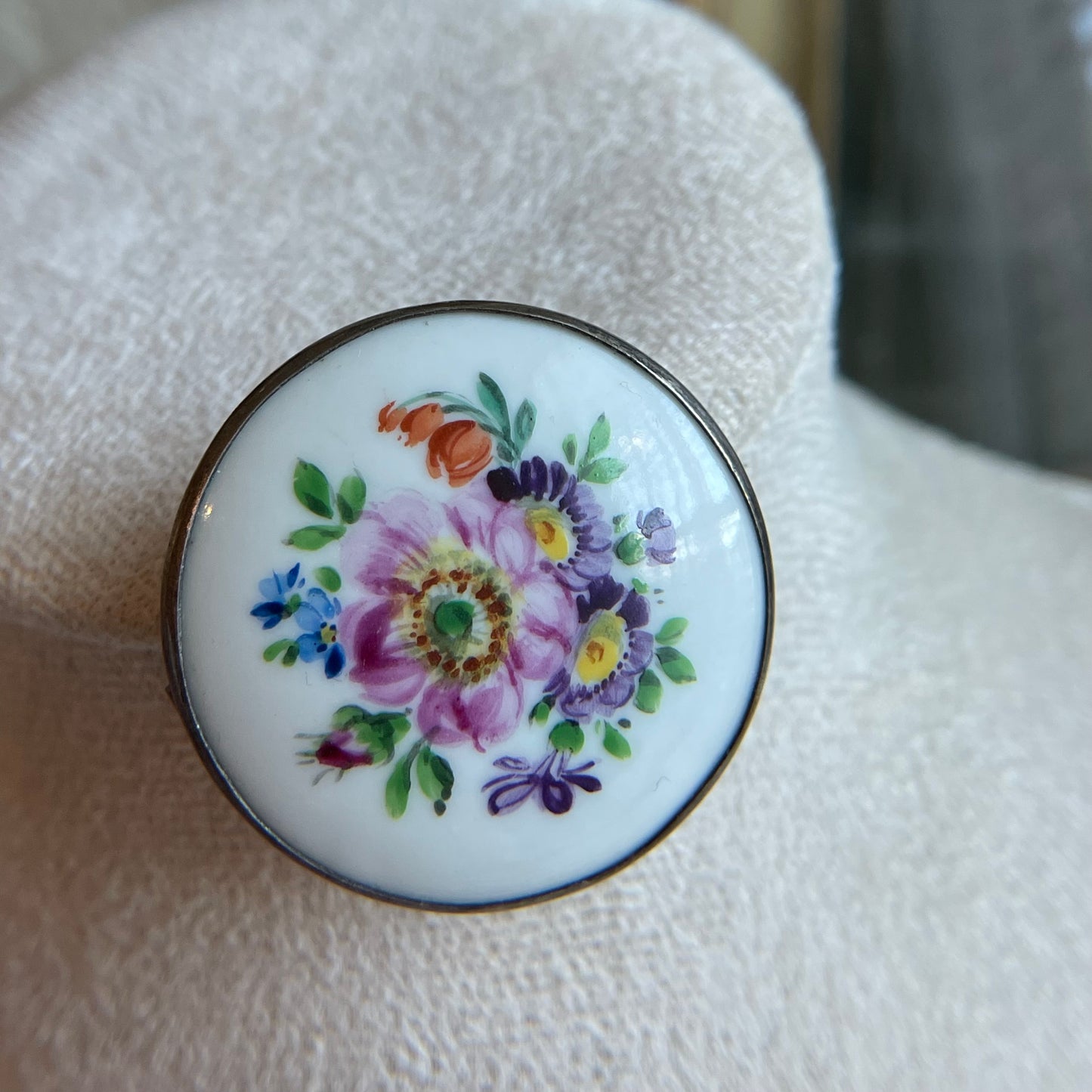 Vintage circle handpainted floral porcelain brooch