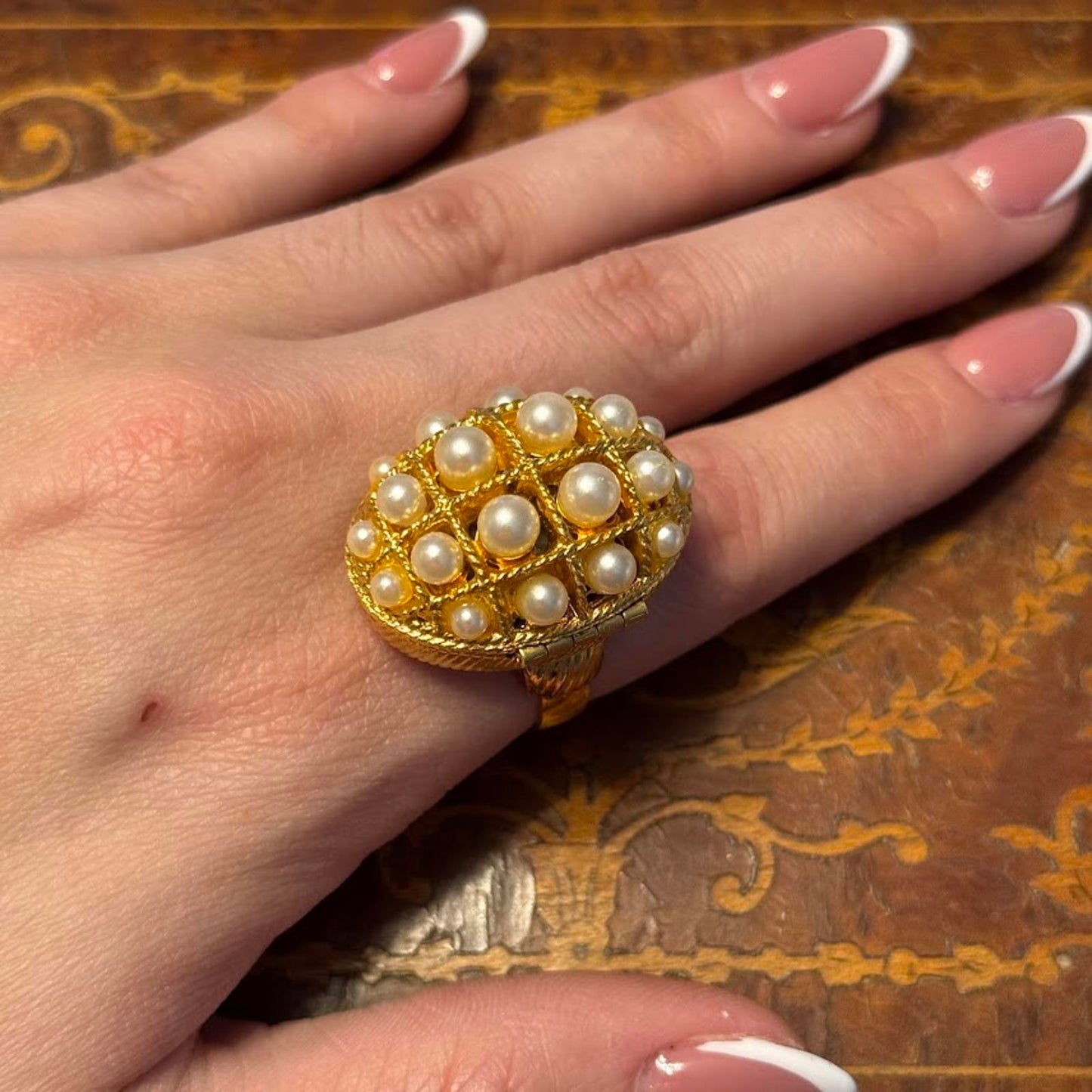 Vintage Avon faux pearls Poison perfume adjustable ring